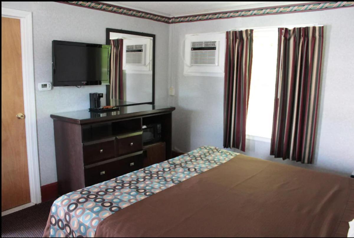 Wagon Wheel Inn Lenox Zewnętrze zdjęcie