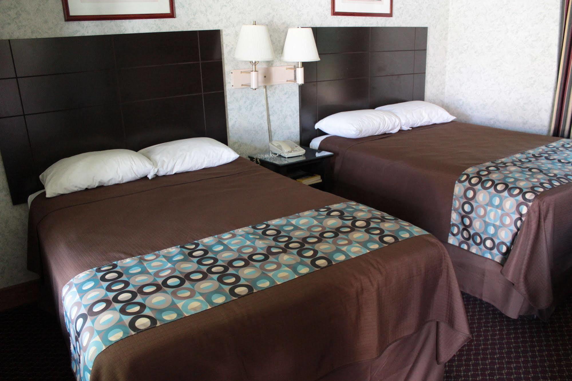 Wagon Wheel Inn Lenox Zewnętrze zdjęcie